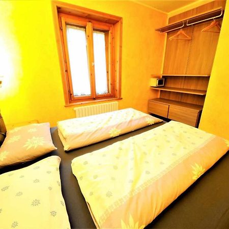 Residence Casa Longa By Livigno Accomodation Room photo