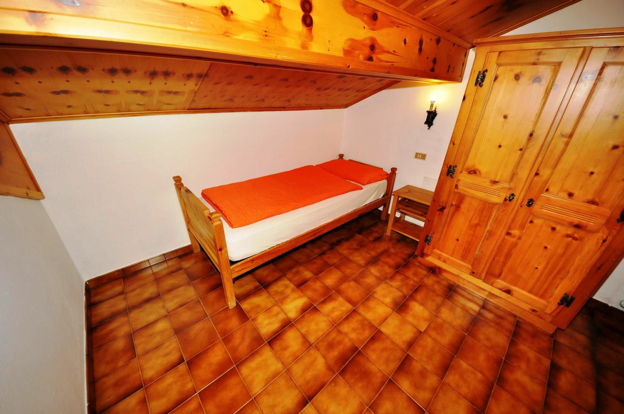 Residence Casa Longa By Livigno Accomodation Exterior photo